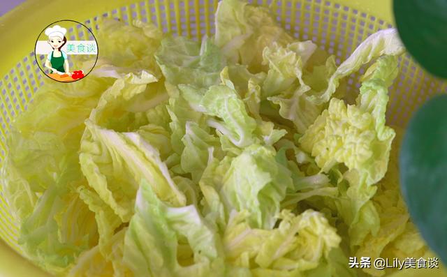 醋溜白菜怎么做才好吃？掌握好这2步骤，酸辣爽脆又开胃，真下饭