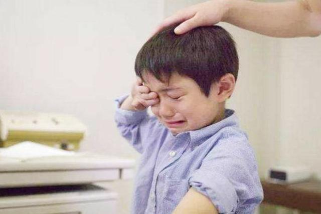 超级宝妈@女儿一到周末就“肚子疼，”父母忙带娃去医院，医生：你们离婚吧