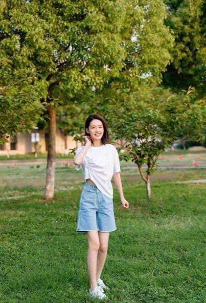 如果心有颜色|颜值演技双在线李沁,假日穿搭好少女,她的夏日穿搭堪称“宝典”