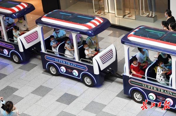 长江直播|室内娱乐不惧梅雨天｜图集