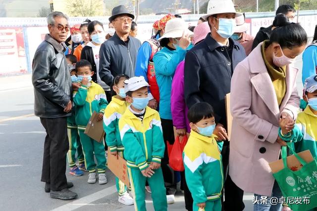 你的育儿经|卓尼幼儿园开园啦！直击“神兽归园”第一现场！