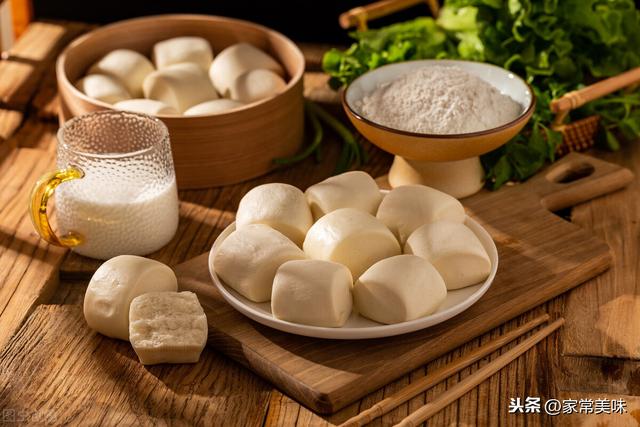 原来我们吃的馒头也有假的，教你8字口诀，避免买到染色假馒头