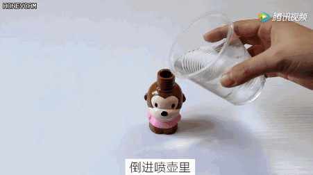 冬天厚衣服脏了，先别着急洗，试试这些方法，实用