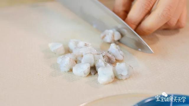 你的育儿经：宝宝把面汤也喝个底朝天！这一碗补锌增食欲、补水通便润肠