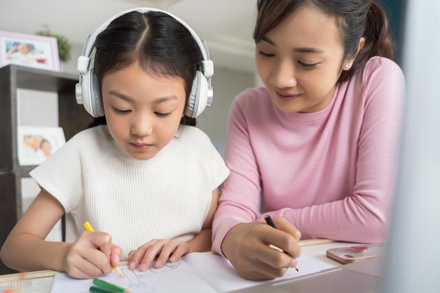伐木累|妈妈咆哮式陪娃激怒邻居,8步学会高质量陪写作业,从此母慈子孝