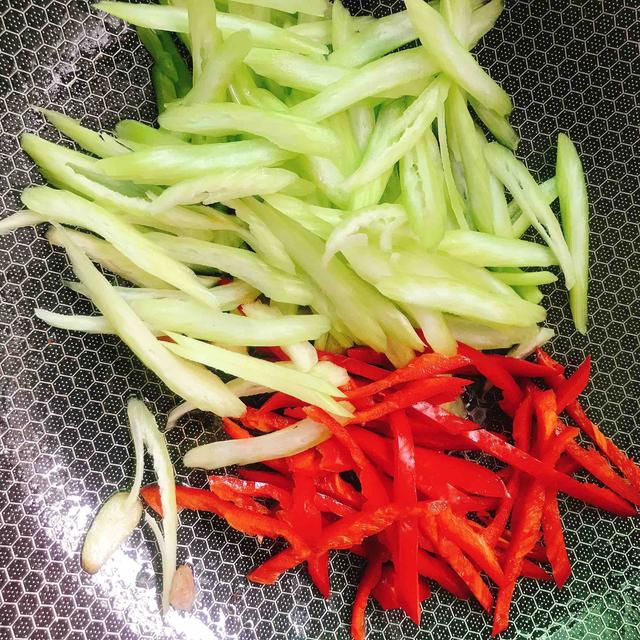 超级宝妈▲家里条件再差也要给孩子吃它，每周吃2次，补钙健脑，长高个