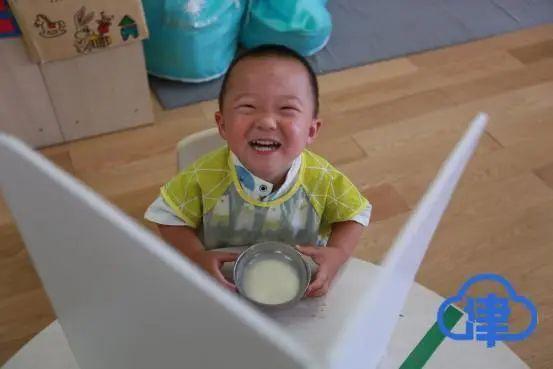 光明网|天津萌娃复课啦！来看今天小学、幼儿园现场图