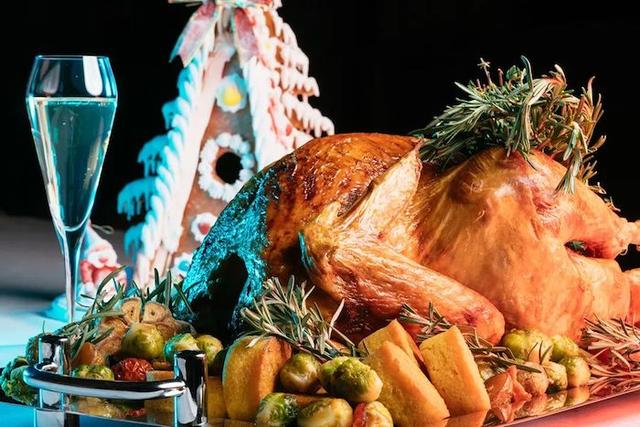 今年的平安夜，我们选出了这些有点“好吃”的圣诞桌 | 北京篇