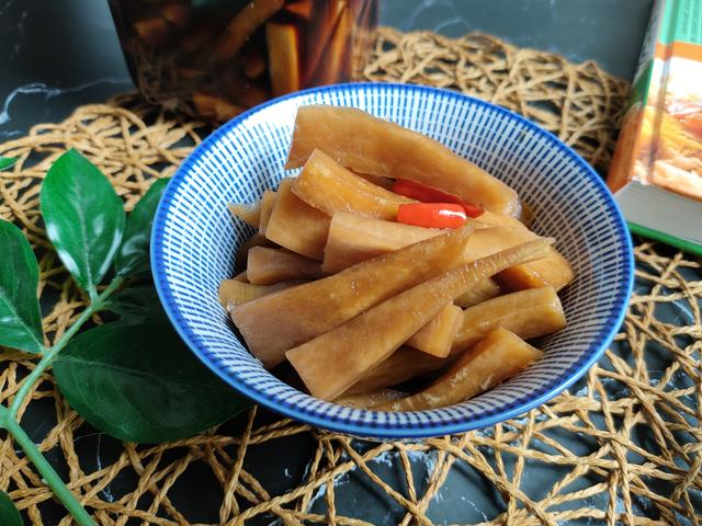 酒店的招牌腌萝卜，酸甜嘎嘣脆，做法配方教给你，料汁比例是关键