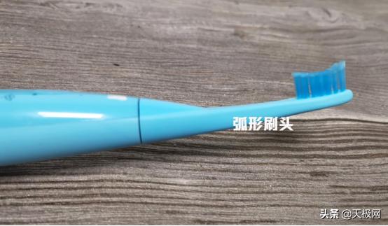 超级宝妈：智能Q趣童谣伴刷牙 佳洁士S7000K智能音乐儿童电动牙刷评测