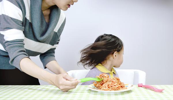 吃饭|小班这一年，我和孩子老师一起改变“饭渣宝宝”