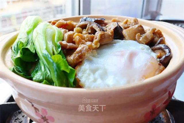 天冷了，自制一份香喷喷的煲仔饭！有菜有肉，越嚼越香