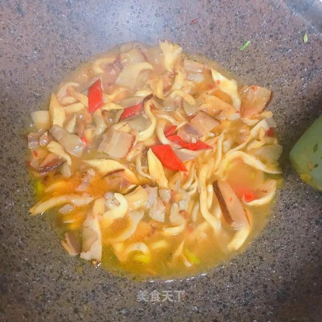 等了一年的腊肉，忍不住想尝尝鲜！味道醇香，百搭又下饭