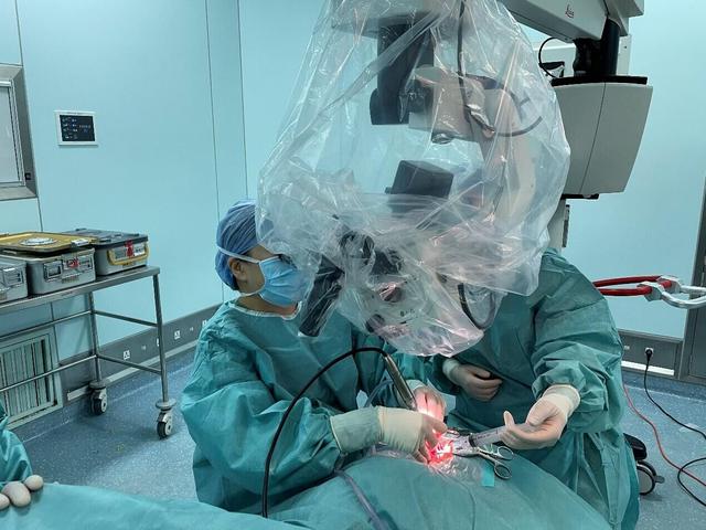 植入|齐鲁医院完成国内最小患儿双侧同期耳蜗植入手术