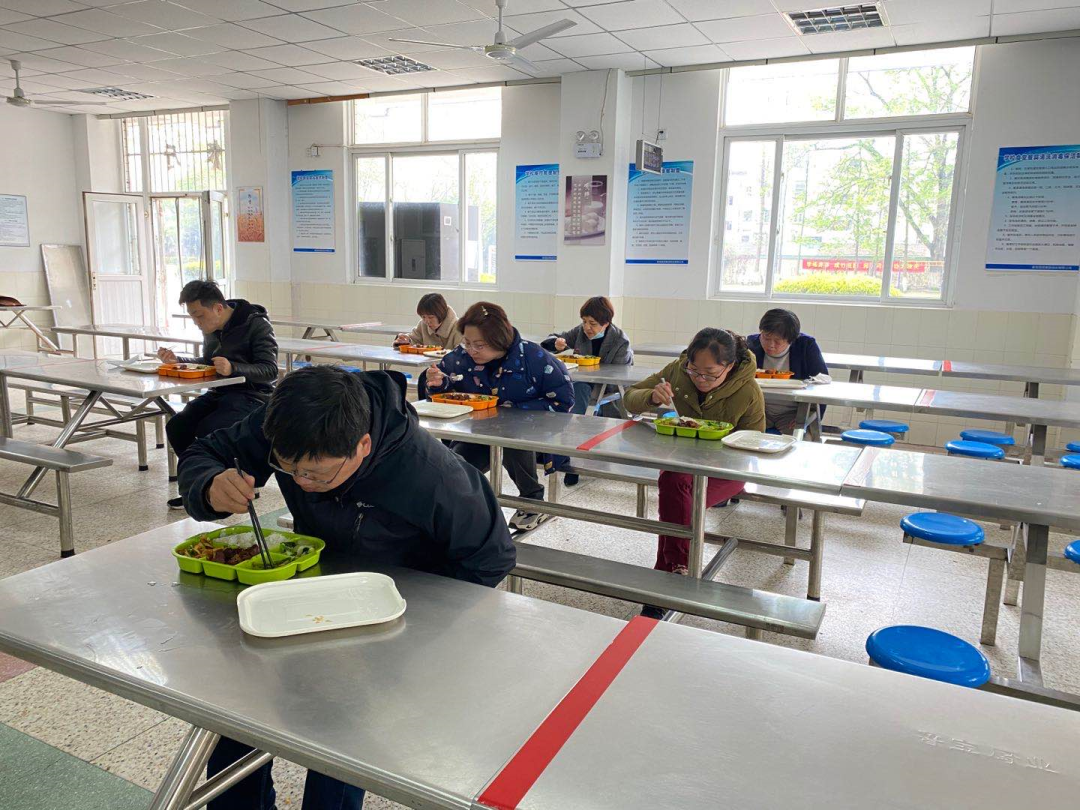 「暖先生格调」实拍！开学第一天，南京老师紧急通知！上课、吃饭是这样的……