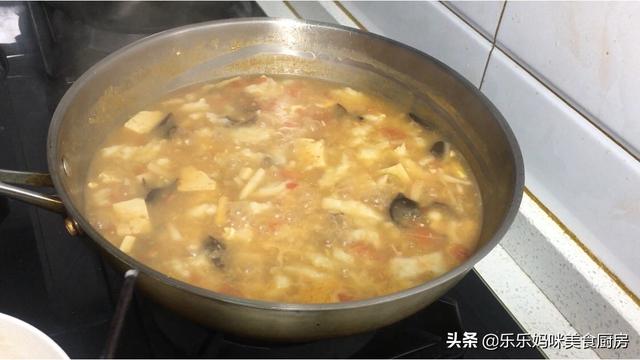 明日大雪，用6种食材做一锅特色面食，好吃又营养，冷天吃真舒服