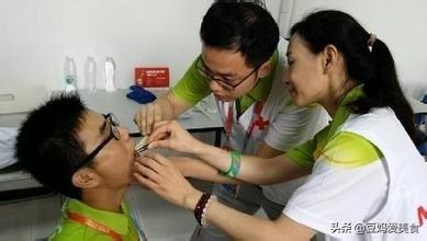 安全港|3岁女儿鱼刺卡住喉咙，妈妈第一时间这样处理，医生赞不绝口