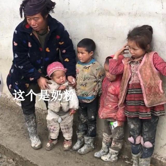 单亲妈妈拼5胎，前面4个都是“凑数”：饿了吃泡面，尿不湿反复用