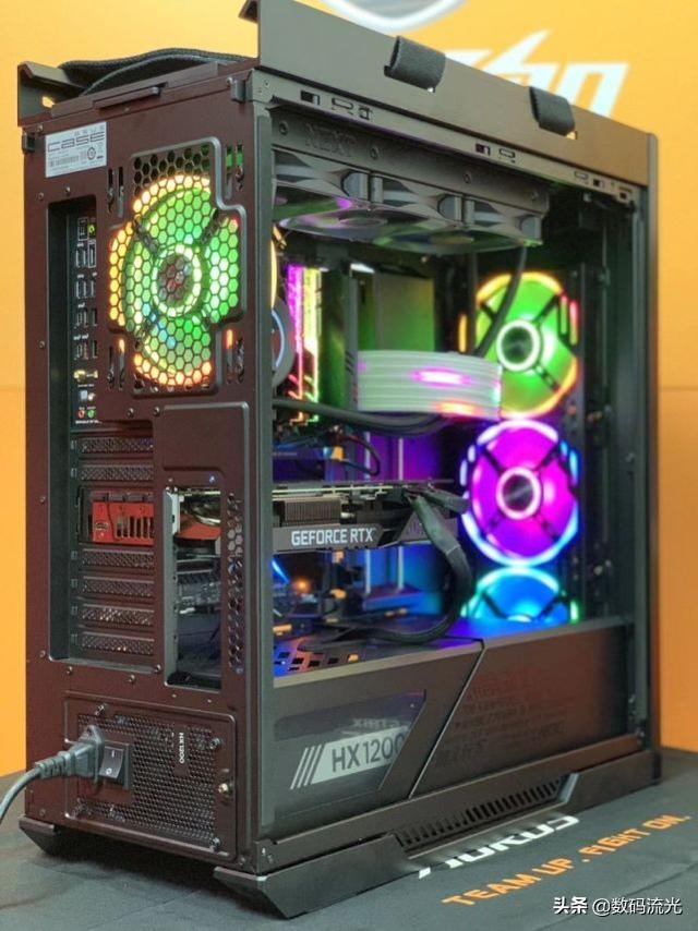 这电脑配置真霸气，总造价三万，一块主板都顶上一台高端电脑了