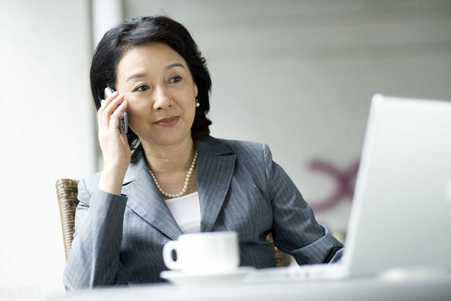 40岁后，女性迎来保养关键期，坚持4大好习惯，让更年期晚点来