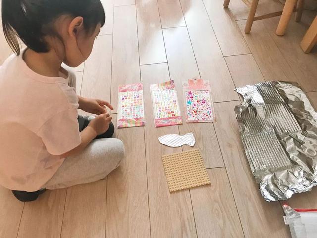 你的育儿经▲简单又美腻的宅家小手工,第一个就把女儿迷住了