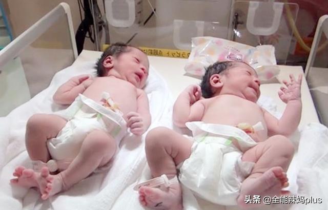 【超级宝妈】新生双胞胎有“2个爹”，医生鉴定后妻子说出真相，让人唏嘘