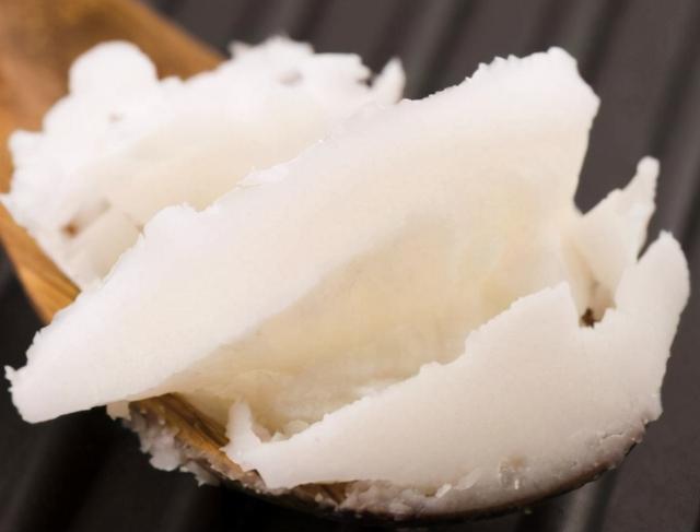 葱花烙饼怎样做才好吃？有人开水烫面有人用发面，教你正确做法