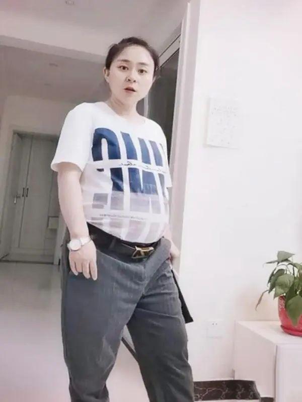 初夏薄凉|孕妇穿老公衣服瞬间化身“大佬”，网友：谈生意吗？几个亿的那种