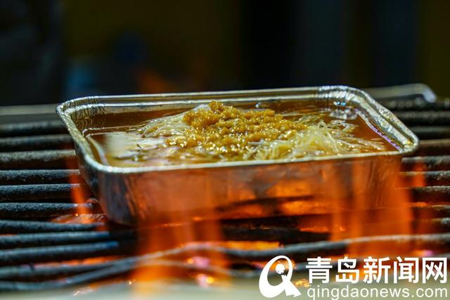 台东夜市 热气腾腾的小吃为人们驱除寒冷带来快乐