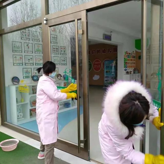 #你的育儿经#严格防控 筑牢病毒隔断屏障—县同和幼儿园全力做好疫情防控开学前消毒工作