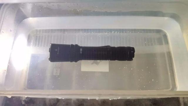 战术手电评测｜性价比之王，新兵入手体验首选