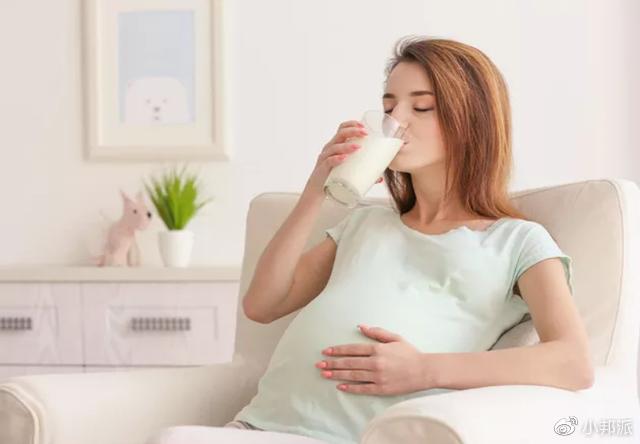 超级宝妈▲医生：孕期牛奶不能随便喝，这3个时间才是胎儿需要的，要把握好