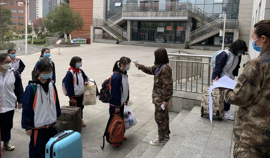 暖先生格调@家长注意了！学生返校要这样（这个省做了示范）