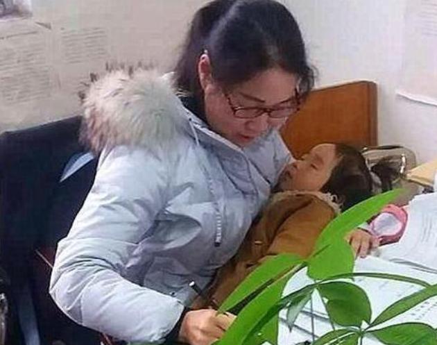 「超级宝妈」对于刚出生的婴儿，为了孩子好，这几种人先不要抱孩子