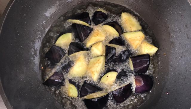 孩子个子长得慢，让孩子多吃此菜，10分钟出锅，比牛肉骨头强