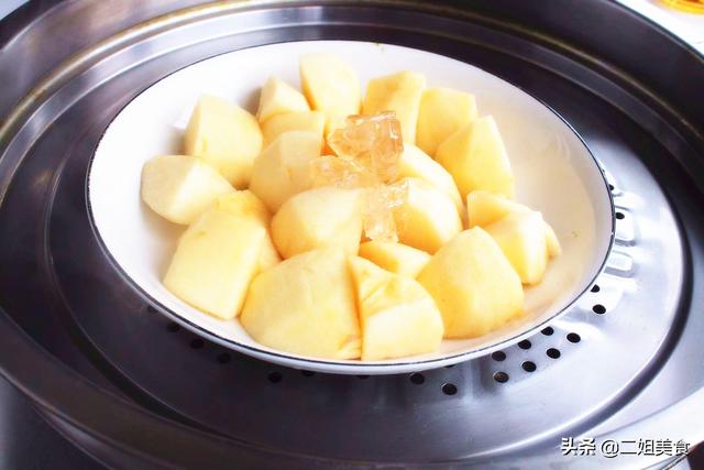 把苹果放锅里蒸一蒸，真是太聪明了，用途花钱买不到，简单还实用