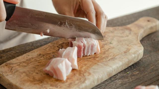 天越冷就越馋这菜，鲜香入味，油而不腻，就是太费米饭了