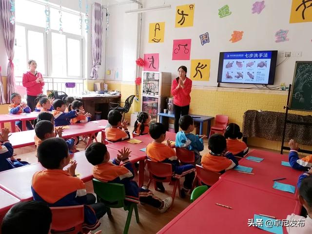 你的育儿经|卓尼幼儿园开园啦！直击“神兽归园”第一现场！