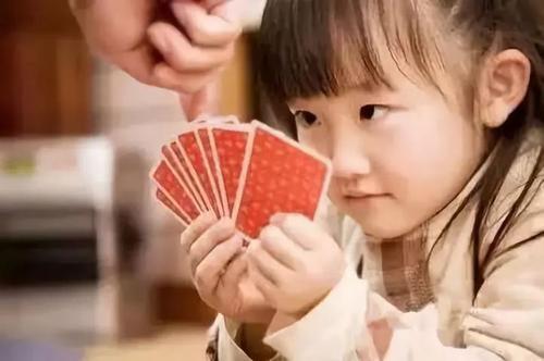 「超级宝妈」边学边玩丨培养注意力 试试这两种居家小游戏