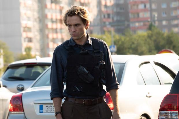 蠢萌小萝莉|诺兰导演《信条》曝光新剧照和片场照 三大主演登上《娱乐周刊》封面