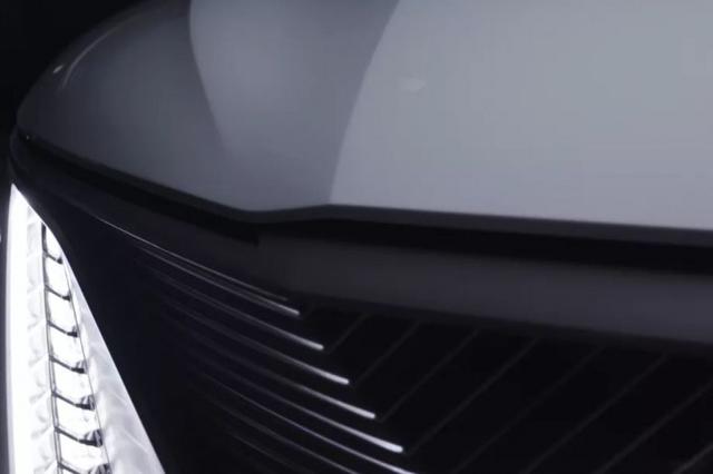 通用预热Cadillac Celestiq EV：可调节全景天窗 全宽度触控屏