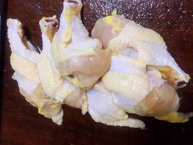 孩子爱吃小鸡腿，给他这样做，鲜香入味，闻着都流口水