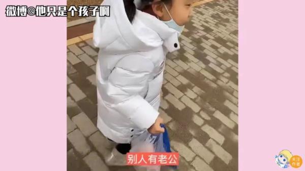 光明网@心都化了！你永远不知道孩子有多爱你
