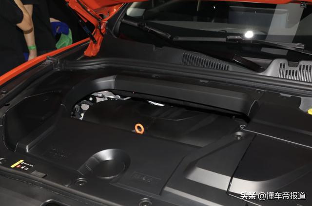 新车丨车展中的一抹亮色，新款WEY VV5元气橙版发布