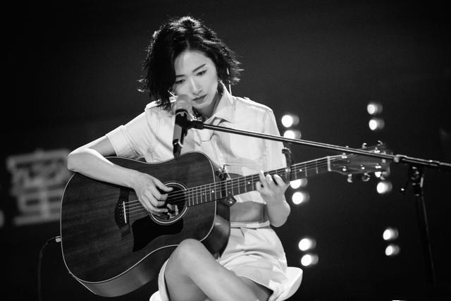 文汇网|《乘风破浪的姐姐》女星难伺候？不仅晓明“卑微”，员工也不敢叫她们起床