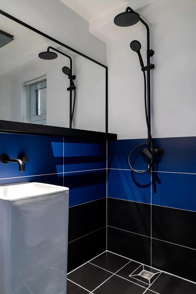 难怪入墙设计广受小户型喜欢，门入墙省空间、水龙头入墙高级