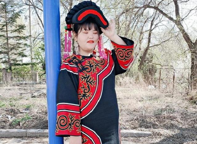 素衣飘扬|姐弟俩均有“肥胖症”，2人体重相加达700斤，9个月成功减重250斤