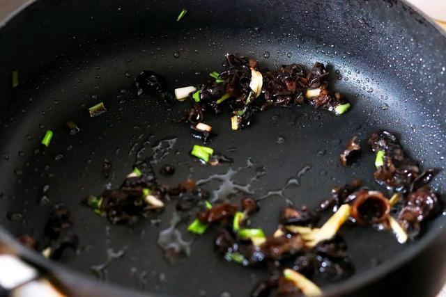 自制咸卤汁豆腐脑，方法简单，味道真不错，比外面卖得好吃多了