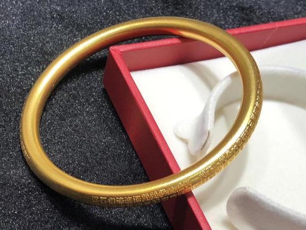 时尚迪科30多克的黄金手镯，有哪些款式时尚大方，适合30多岁女人佩戴