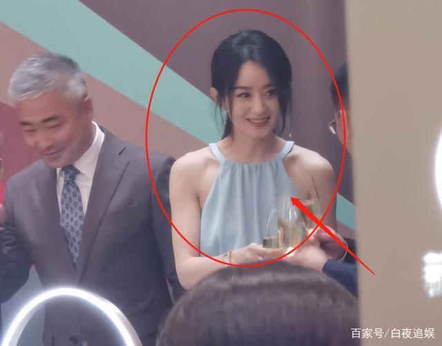 定格|赵丽颖出席新代言活动,现场生图被传开,确定有32岁?